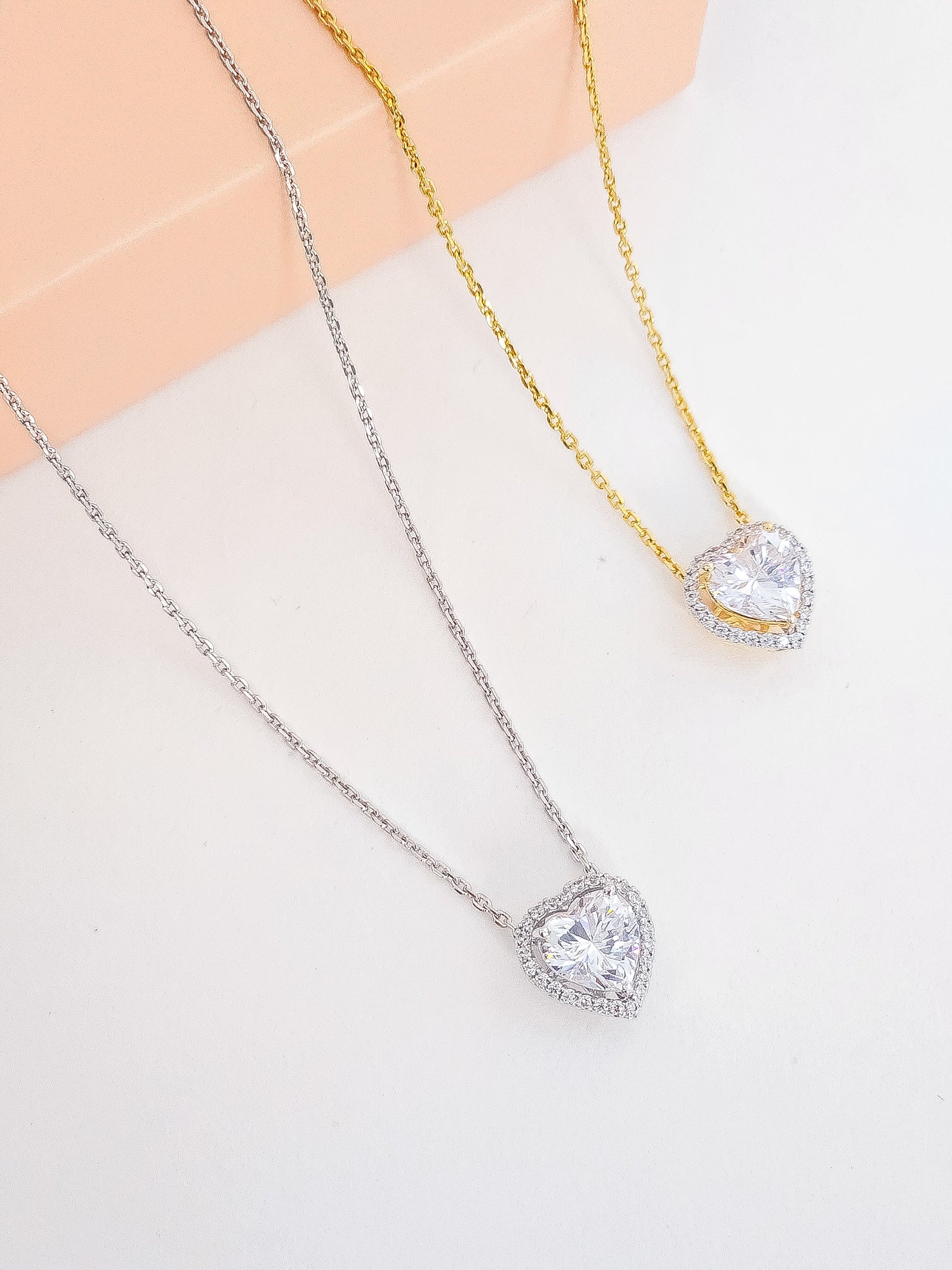 Amora Heart Pendant Gold