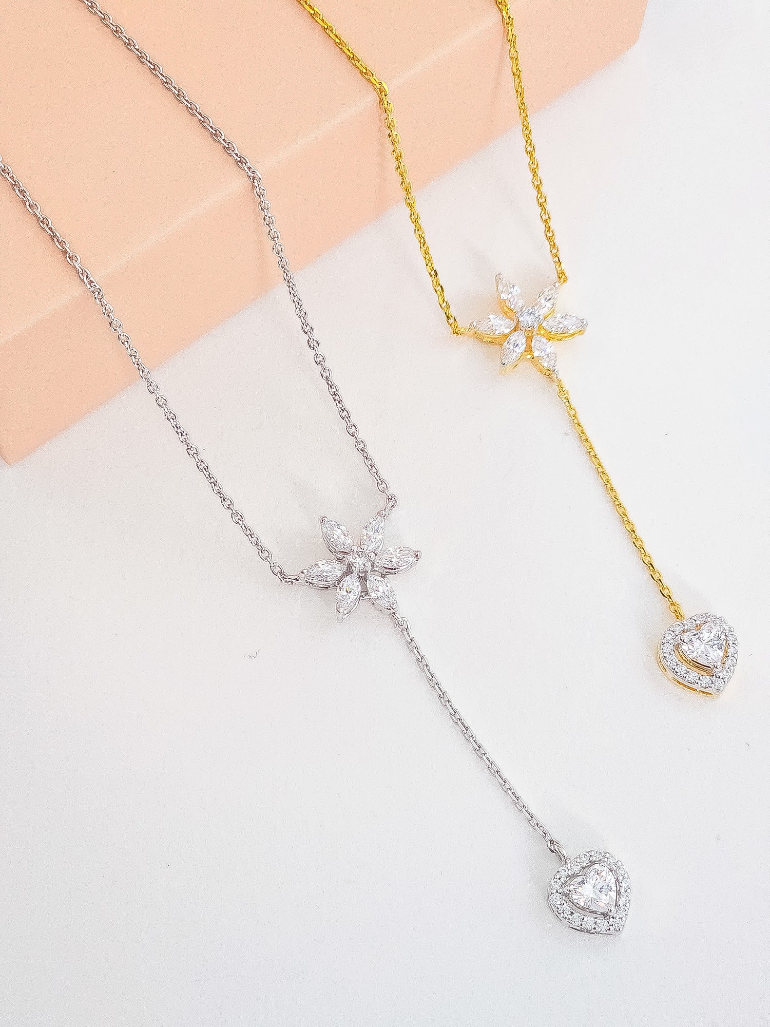 Bloom Pendant Gold
