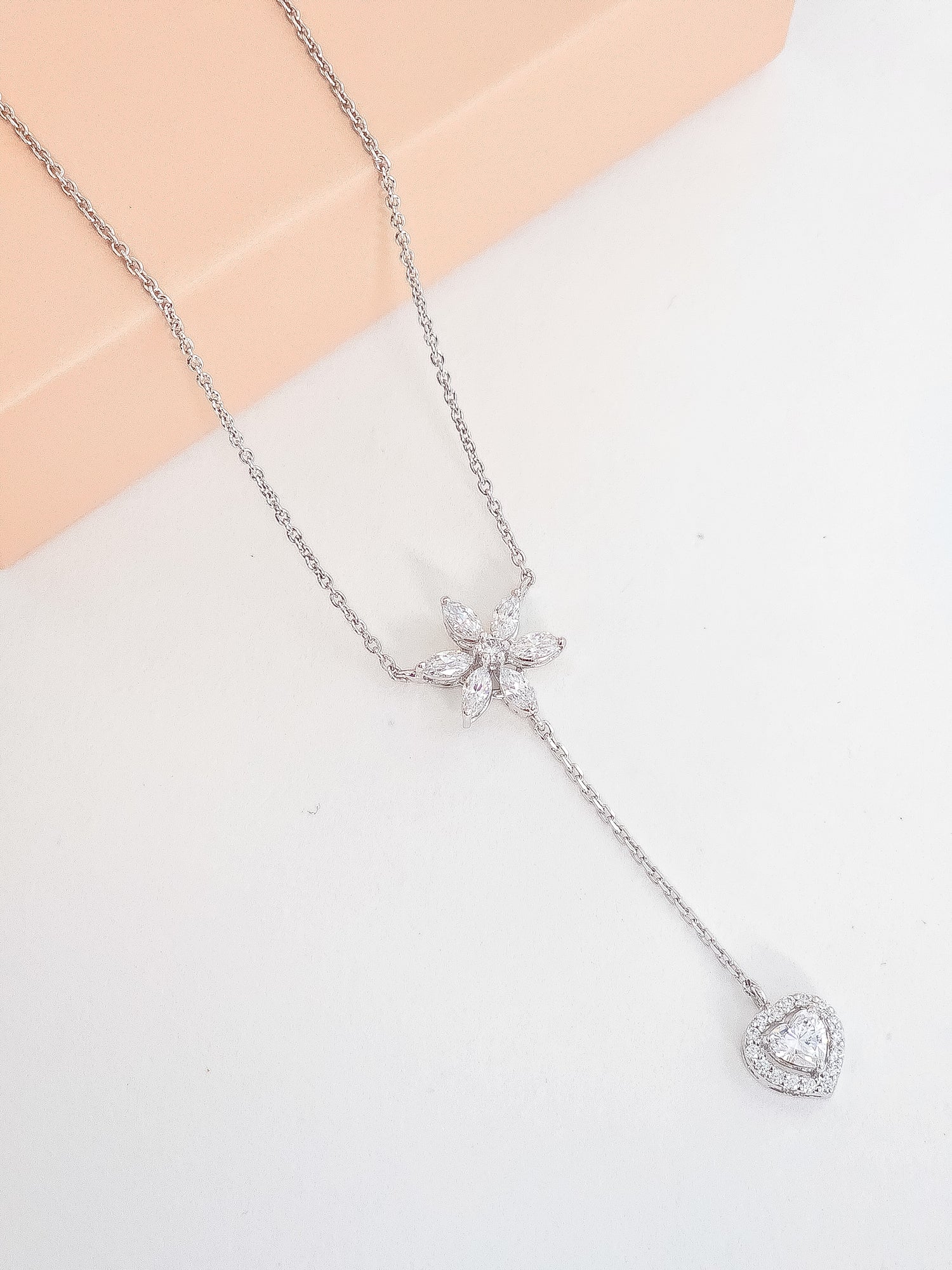 Bloom Pendant Gold